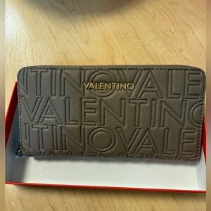 VALENTINO BAGS Lio Re Wallet Purse
Wallet NEW